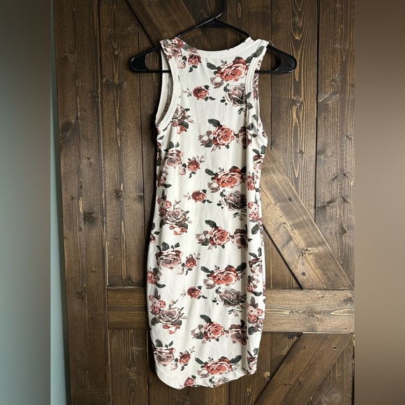 Floral dress, medium/small - Picture 2 of 2